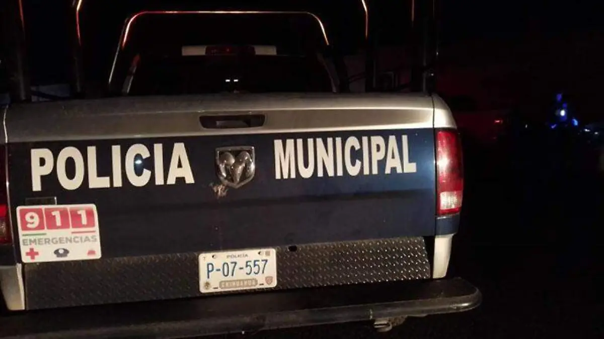 policia municipal noche patrulla